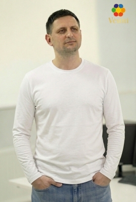 Tricou simplu alb cu mâneca lungă