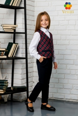 Vestă clasică, în carou bordo mic