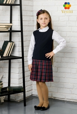 Sarafan cu cordon, în carou bordo mic